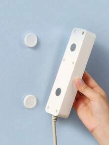 Random Style Multi-Functional Magnetic Remote Control Holder, Suitable For Remote Controls, Routers, Small Metal Items, Keys, Power Sockets, Ideal For Bathroom, Bedroom And Kitchen