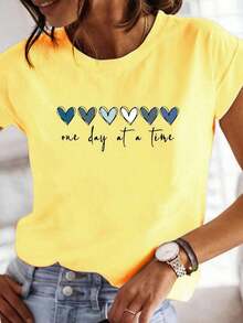 1pcs Fashion Plus Size Women's Clothing,Women's Light Blue Casual Short-Sleeve T-Shirt With "One Day At A Time" Heart Print - Soft Polyester, Round Neck, Machine Washable, Spring/Summer Fashion Essential, Everyday Tshirt |   Round Neck ShirtWomen's T-Shirt - 黃色 - 查看 1