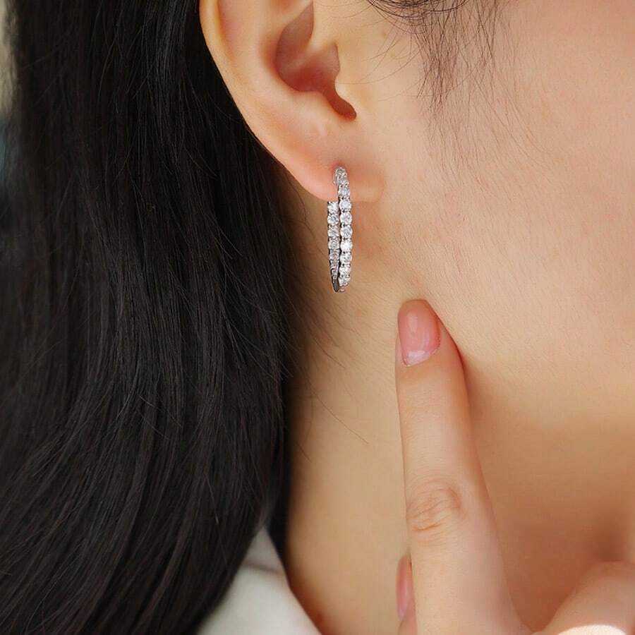 1 对圆形莫桑石环形耳环，18K 白金镀 925 纯银，防过敏，GRA 认证，适合毕业典礼、返校、婚礼、派对、日常佩戴、圣诞节、新年
