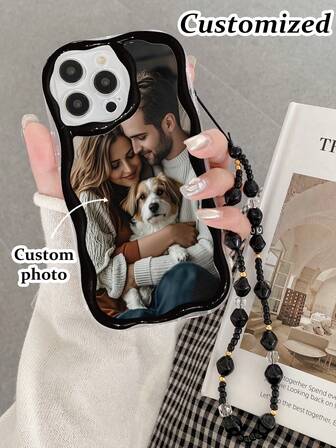 Customizable Name & Photo Printed Cream Wavy Glossy Painted Anti-Drop Phone Case With Beaded Bracelet Accessory, Compatible With IPhone 17pro/17Air /17/17promax16/11/16pro/16plus/16promax/16e/15Promax/13/14/12/XS/XR/7G/8P, Compatible With Samsung, Redmi Anti-Drop Phone Protective Cover
