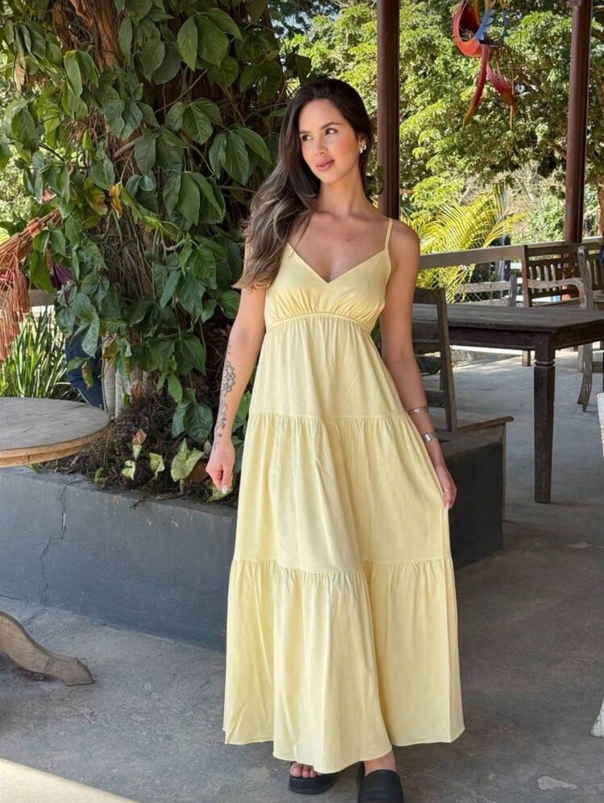 Vestido Longo Casual de Alças Finas Discreto Decote