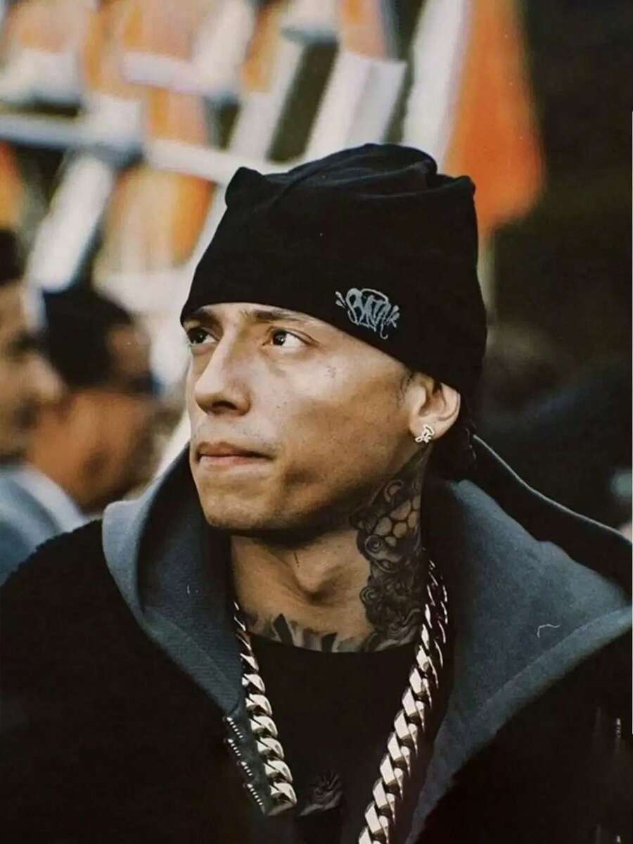 1 pieza Gorro tipo pasamontañas con bordado de la marca Synaworld, gorro popular de estilo callejero y hip hop, gorro de punto vintage, cabello, productos para el cabello, herramientas para el cabello, artículos para el cabello, barbero, accesorios de barbería, barbería, equipo de peluquería - Multicolor - Ver 1