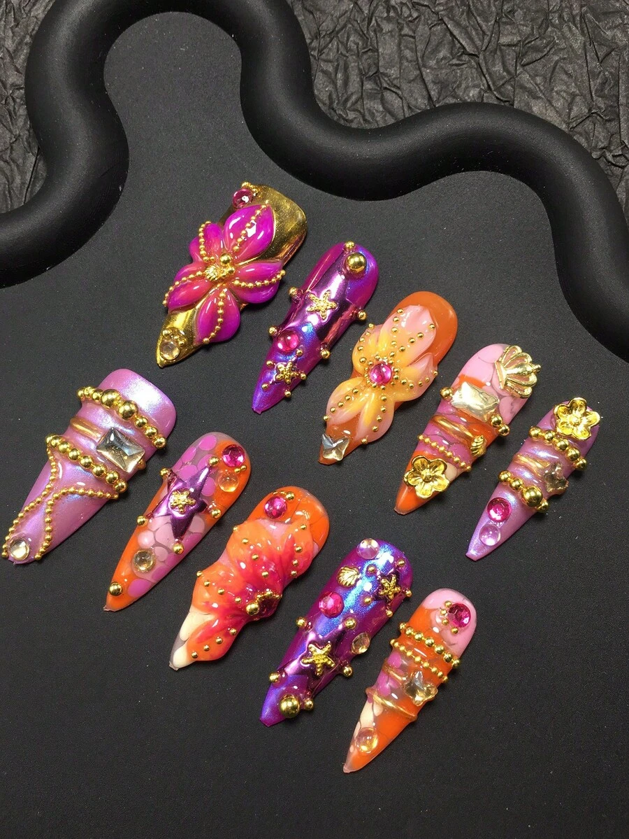 10-Piece Handmade Stiletto Carved Fake Nails, Featuring Luxurious Retro-Style 3D Carved Nail Art. It Integrates Metal Ornament Inlay, 3D Shaping Of Elements Like Flowers And Stars, And Iridescent Nail Surface Craftsmanship - Nhiều màu - Xem 1