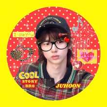 Cotis Fan Badge, Featuring Vibrant Japanese Street Style Aesthetics. The Badge Showcases Character Imagery Complemented By Stars, Hearts, "JUHOON" Lettering, And Decorative Elements. This Fan Merchandise Accessory Can Be Used To Decorate Clothing, Bags, And Other Items, Making It Ideal For Fan Events Or Everyday Styling. - Multicolor - View 6