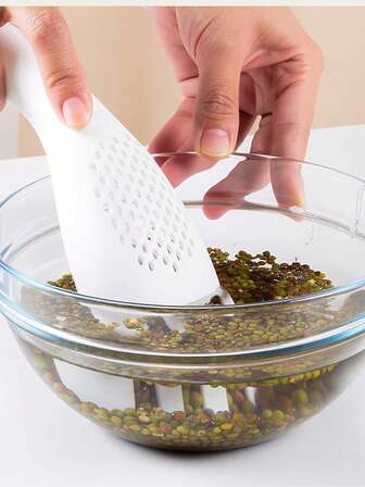 Multi-Function Rice Washing Scoop With Holes, Kitchen Rice Washing Strainer, Non-Damaging Rice Washing Tool
