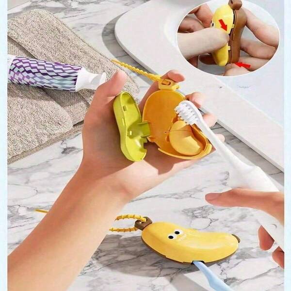 1/2 Stück - Bananenförmige Zahnbürstenbox - Wiederverwendbare Clip-On Zahnbürstenabdeckung - Robuste Plastik-Zahnbürstenaufbewahrungsbox - Süße tragbare Zahnbürstenschutzabdeckung geeignet für Geschäftsreisen und Zuhause - Geeignet für alle Standard-Zahnbürstenköpfe - Paar Zahnbürstenschutzabdeckung (gelber Boden ist grün, grüner Boden ist gelb)