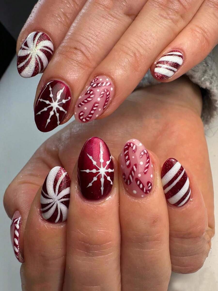 24 Pieces Of European And American Back To School Christmas Short Oval Nail, Christmas Contrasting Snowflake Texture Embellished With Rotating Stripes, Cane Wearing Nail Design, Decorative Nail Patch, Fully Covered Fake Nails, Back To School Art Patch, Versatile Nail Art Supplies, Daily Wearing Nail Set, Suitable For Office Women, Gatherings, Dates, And Daily Wear To Decorate Your Nails And Enhance Your Fashion Taste