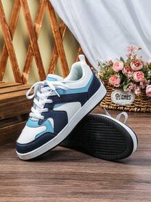 White And Blue Contrast Casual Men's Skate Shoes, Round-Toe Low-Top Lace-Ups With A Stylish, Classic Look. Dark Blue Accents Make Them Perfect For Work, Commuting, Traveling, Dates, Business-Casual Occasions, Or Year-End Parties. Great For New Year, Christmas, Or Birthday Gifts.