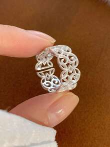 1 pieza Anillo abierto con diseño único de patrón de encaje delicado, anillo de dedo de lujo versátil y apilable con adorno de encaje exquisito para mujeres