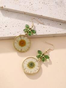 1 pereche cu pandantiv rotund din rășină naturală cu flori uscate și cercei vintage cu fluture din sticlă, cercei versatili de înaltă calitate cu flori albe, pentru purtare zilnică, vacanțe și cadouri. Mică diferență între florile uscate reale și imagini.
