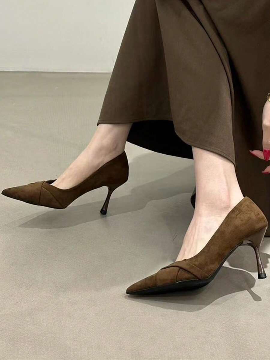 Zapatos de tacón alto con punta francesa y correas cruzadas, de tela, tacón fino y estilizado, estilo elegante de señora, nueva colección otoño 2025