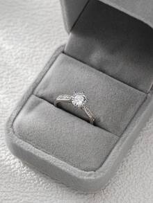 1 件仿钻单石订婚戒指，带戒指盒，CZ（方晶锆石）女士结婚周年纪念戒指，精致白金镀铂金可调节戒指，带珠宝戒指礼盒，浪漫闪亮戒指