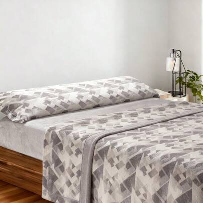 Conjunto de sábanas de invierno en tres piezas, textura suave y agradable a la piel, cálido y cómodo. Colores: morado, azul y verde. Medidas: 90 cm, 105 cm, 135 cm y 150 cm.