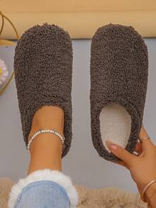 Women's Plus Size 36-43 Casual Slippers, Solid Color Soft Plush Lining Flat Slip-On House Shoes, Warm Thermal Lined Indoor Slippers For Winter