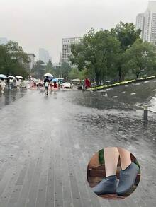 Copristivali in gomma, copriscarpe impermeabili in silicone, copriscarpe riutilizzabili e resistenti all'acqua per giorni di pioggia, per scuola, ufficio, casa, viaggi. Copristivali in silicone impermeabili per l'esterno, accessori per scarpe da passeggio, copriscarpe riutilizzabili per scuola, ufficio, casa, viaggi, forniture per il ritorno a scuola, rinfrescanti estivi, spiaggia, viaggi