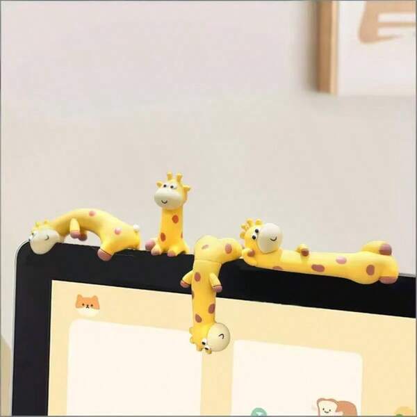 Random Style Cute Giraffe Plush Doll Decor, Office Computer Screen Decoration, Car Ornament, Party & Event Gift
