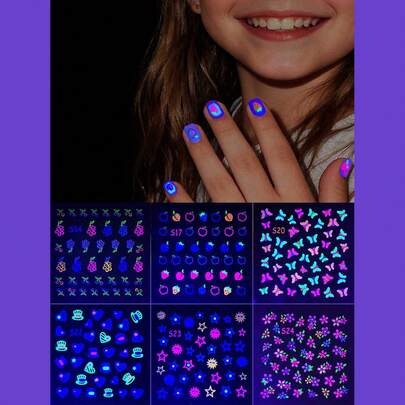 6 miếng dán móng tay phát sáng trong bóng tối dành cho trẻ em, với các họa tiết hoạt hình dễ thương về trái cây, hoa, trái tim, bướm, thích hợp cho bé gái tự trang trí móng tay và làm quà tặng cho trẻ em.