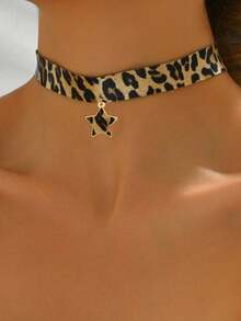 1 pieza Collar de terciopelo de moda para mujer, colgante redondo de estampado de leopardo vintage clásico y sencillo, collar corto