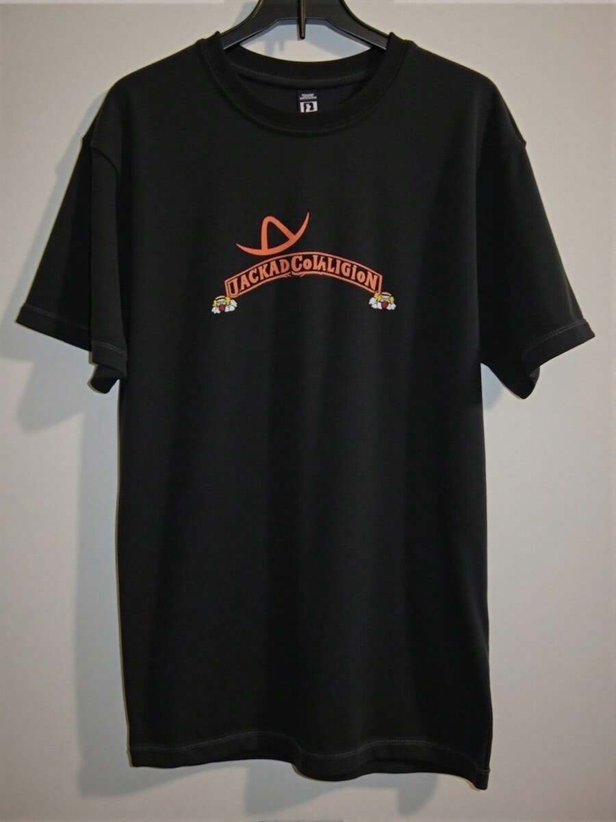 Playera negra de moda con diseño de JackAd Coalition ideal para tu estilo urbano casual cómoda y estilizada para llevar en cualquier ocasión - Negro - Ver 1