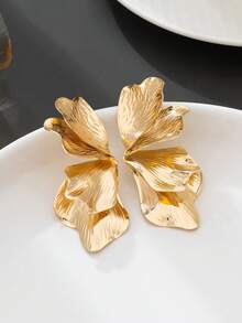 1 对优雅时尚喷漆红色花瓣耳钉，适合女性日常佩戴的礼物