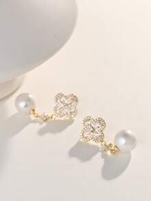 18K Gold Plated Elegant & Cute Copper Earrings, Suitable For Daily Wear And Gatherings - Gold - View 4