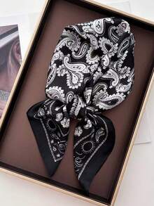 Black and White Cashews