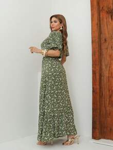 A&DD MODA, REF: 165 Women's Short-Sleeved Floral Dress With Pleated Elastic And A Ruffled Hem. Brazilian Ribbed Style, Ideal For Dances, Conferences, And Formal Events. The Dress Is Fitted To The Body And Made Of Smooth Fabric. - 墨綠色 - 查看 2