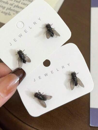 1 par realistiska flugformade örhängen, abstrakta och roliga insektsdesignörhängen för kvinnor