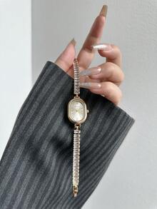 1PC Small Exquisite And Elegant Fashion Simple Number Women's Bracelet Watch, Ultra-Thin Square Minimalist Elegant Quartz Watches, Suitable For Daily Wear, Birthday Gift - White - View 6