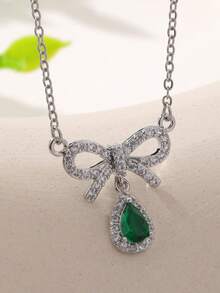 1 Stück Tränenform Taille geformter Anhänger Halskette, grüne Kette, personalisierter Anhänger Halskette, besetzt mit funkelndem kubischem Zirkonia und rundem Design, Edelstahlkette, elegante Charm Anhänger Halskette für Frauen, geeignet für den täglichen Gebrauch, Partys, Geschenk für Freundin, Schmuck, Saudi-Nationalfeiertag Geschenke