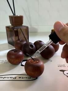 天然木质苹果香氛扩香器 - 迷你精油空气清新剂，适用于家庭和汽车，非装饰性扩香器，逼真的苹果设计，香氛扩香器（不含化学物质，宠物友好），适用于各种节日装饰，圣诞礼物，小巧可爱。