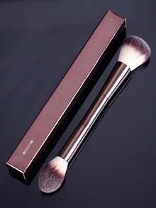 1 件中号新月形遮瑕刷，精致化妆刷，无缝金属手柄，椭圆形遮瑕刷，柔软聚酯纤维，防过敏，无缝覆盖，适合所有肤质，贴心的礼物 - 巧克力棕 - 查看 1