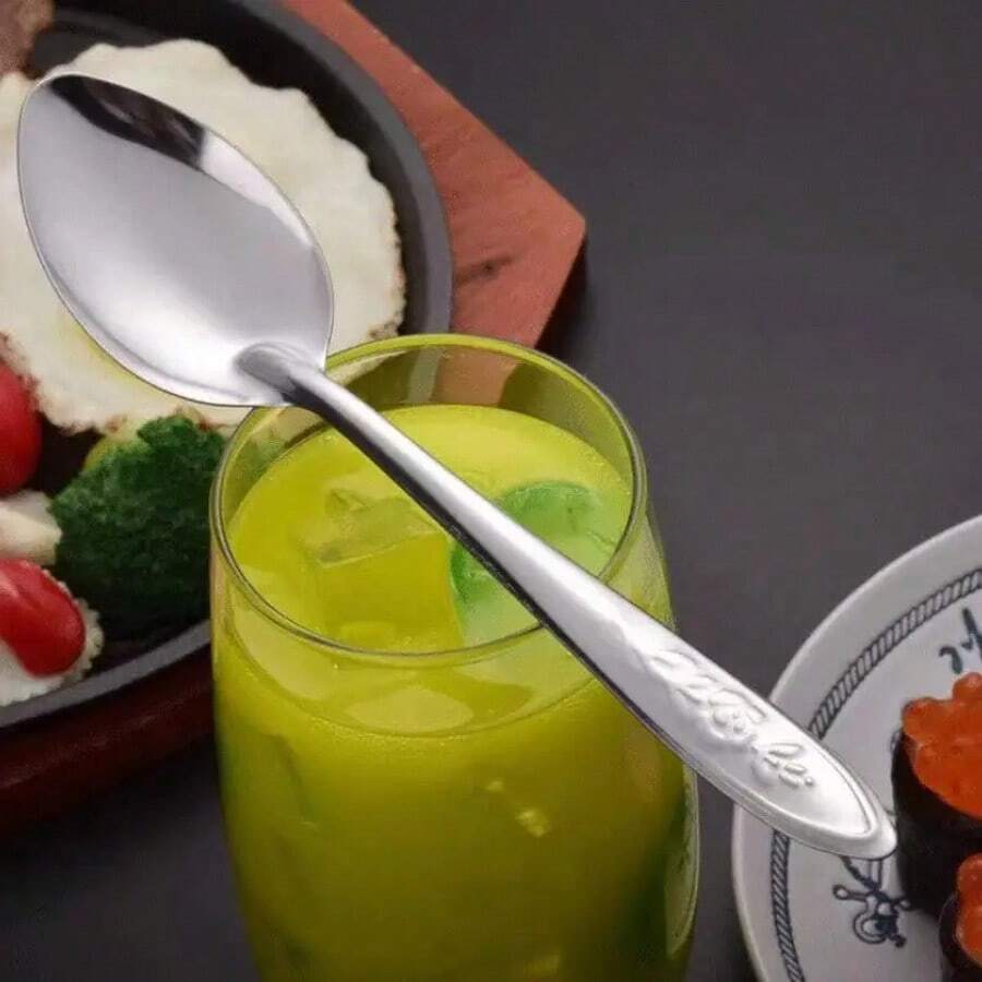 1/5/10 piezas Cucharas de acero inoxidable de alta resistencia - Utensilios de cocina comercial y doméstica, diseño de mango largo, adecuado para restaurantes, fiestas, banquetes - Elegantes cucharas de postre, regalos ideales para exhibición de servicio (Juego de 1/5/10 piezas), Vajilla de restaurante, Superficie pulida, Diseño elegante, Cubertería duradera