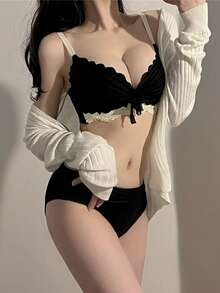 Wireless Bra And Panty Set, Perfect For Beautiful Breasts And Backs. Sexy French Underwear With Firm Support, Cleavage Enhancement, And Soft, Beautiful Undergarments. Perfect For Day And Night. Cute Bra And Panty Set With Butterfly And Non-Woven Fabric Embroidery, Ribbon, And Eyelet Embroidery. No Cup Details. Cute, Plain, And Breathable. Perfect For Spring, Summer, Fall, And Winter. - 黑色的 - 查看 4