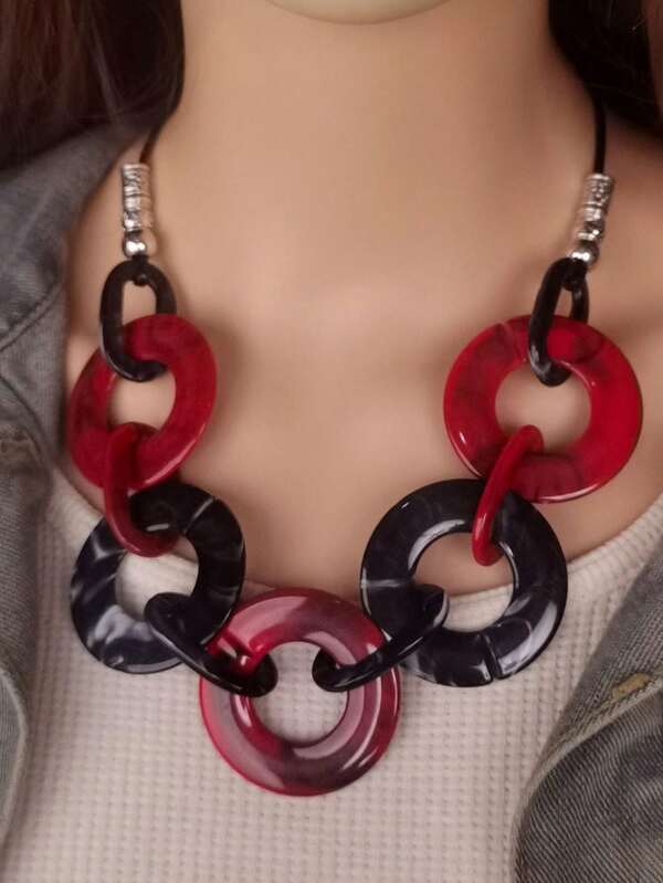 قلادة حلقة أكريليك ضخمة للنساء، قلادة بيان بتصميم هندسي دائري، مجوهرات بوهيمية بشكل دائري كبير للاستخدام اليومي للنساء