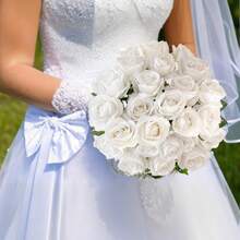 50PCS Large Velvet Artificial Roses 4.14" Real Touch Long Stem Fake Flowers In Bulk For Flower Arrangement, Wedding, Home & Party Decor (White) - 白色-12件 - 查看 3