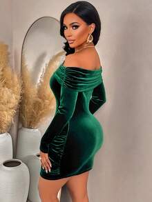 AIJ Amarilo dunkelgrünes Samt sexy Off-Shoulder Langarm gerafftes Schleifen-Minikleid mit Metallknopf-Dekoration, Weihnachten, Halloween, Herbst/Winter Kleidung für Frauen