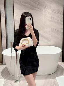 1件歐美時尚金屬裝飾迷你手拿包，高端亮面金屬條飾女款手提包，優雅奢華晚宴包，適用派對/浪漫婚禮/舞會/雞尾酒會/校園舞會，PU皮革配金屬鏈條 - 白色 - 查看 11