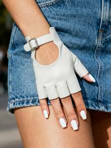 1 pereche de mănuși de motocicletă din piele cu jumătate de deget, cu cataramă neagră, lățime reglabilă, mănuși de motocicletă cu jumătate de deget pentru femei, călărie motociclistă, șofat, dans la bară, spectacol de dans în club de noapte, mănuși de călătorie în aer liber de Crăciun, petrecere în culori solide COSPIAY, elegante, stradă elegantă, îmbinare strălucitoare din piele PU, la modă, confortabile, nuntă sportivă, vacanță, petrecere de ziua de naștere zilnică, cadou, petrecere individuală, primăvară, vară, toamnă și iarnă