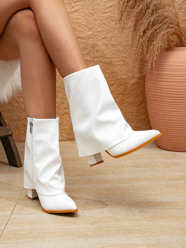 بوت كاحل قصيرة ذات كعب عالٍ للنساء، بوت كاحل بيضاء ذات أصبع قدم مدبب، كعب سميك، بوت موضة جديدة للخريف/الشتاء مع بطانة من الفرو