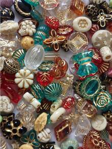 复洛克风格镀金珍珠串珠套装，镀金亚克力珍珠，适合制作珠宝、手链、脚链、耳环、项链、手机壳挂饰、钥匙扣、包包挂饰，是DIY情人节礼物、夏季海滩配饰、返校礼物、新年礼物的理想之选。