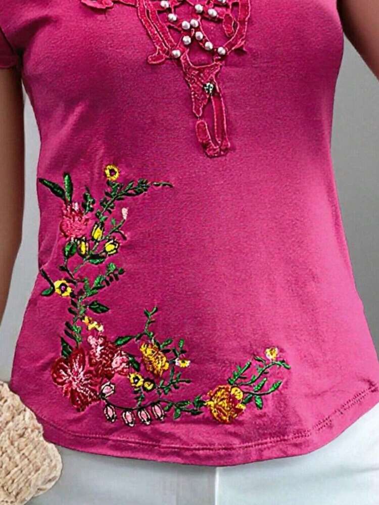 Blusa con bordado alegre con flores coloridas manga corta, aplicación en el cuello de encaje, artesanal, casual, diario, cuello redondo, fresco - Rosa Fucsia - Añade 2