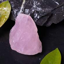 Natural Pink Crystal Quartz Rough Stones Boho Raw Crystal Decor For Tumbling, Cabbing, Jewelry Making, Wicca & Witchcraft, Ideal For Christmas, Thanksgiving, Valentine's Day, Mother's Day, Graduation Gifts - Pastoral Themed