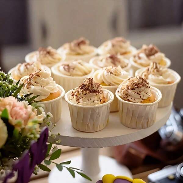 50 pezzi Decorazioni colorate per cupcake, Pirottini da forno resistenti al calore e impermeabili all'olio, Pirottini per muffin per pasticceria, negozio di torte, negozio di pane, matrimonio, festa di compleanno