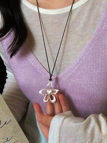 Colier cu pandantiv cu flori goale în stil coreean 2025, nou, accesoriu cu lanț lung pentru pulover, cu aspect de înaltă calitate