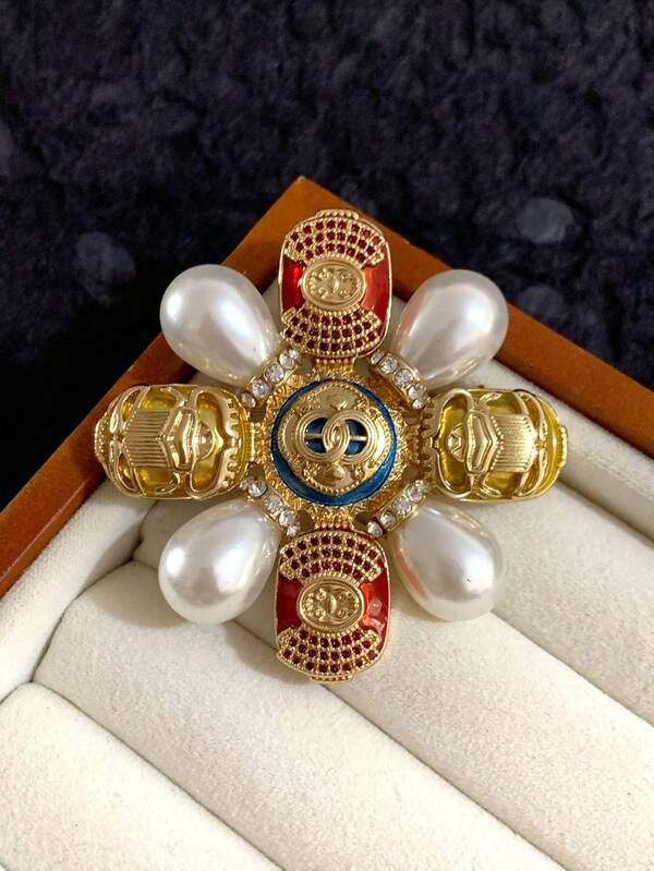 1pc Vintage Baroque Style Scarab Cross Brooch, Antique Enamel Alloy Faux Pearl Rhinestone High-End Women's Lapel Pin, Elegant Accessory For Daily Wear And Formal Events