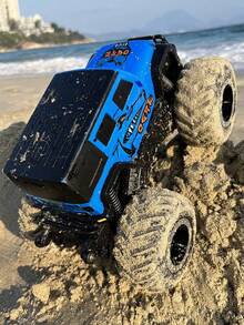 1:16 Escala Camioneta de Control Remoto Juguete, 4WD Todo Terreno 2.4GHz, Body Resistente al Agua y a Colisiones, Juego Simultáneo de Múltiples Vehículos con Efectos de Sonido Realistas, Luces LED, Adecuado para Niños y Niñas de 6+ Años, Juguete Educativo STEM, Regalo Interactivo Padres-Hijos, Excelente Regalo de Cumpleaños/Navidad