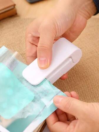 Sellador de calor portátil y mini para bolsas de alimentos, sellador de vacío para bolsas de plástico, máquina selladora de calor para bolsas de aperitivos, kit de bolsas de plástico y tubos, accesorio de cocina fácil de usar para mantener la frescura (baterías no incluidas)