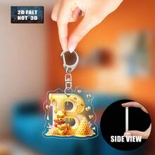 2D Impresión plana, 1 llavero acrílico, 26 letras del alfabeto inglés y abeja de Navidad A-Z, colgante con inicial de nombre, lindo colgante de bolso, llavero de pareja, llavero de coche, adecuado para Navidad, Acción de Gracias, Día de San Valentín, decoración festiva, regalo de carnaval, regalo de Navidad 2D Plano