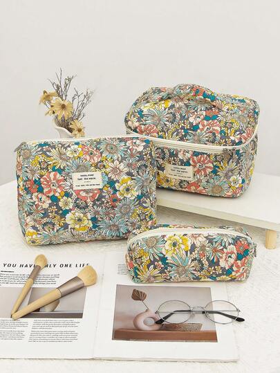 1 PC Brown Quilted Bag Flower Printed Portable Travel Bag In Bulk Make Up Bag,Fashionable And Casual Large Capacity Portable Zipper Makeup Bags,Travel Storage Stationery Storage,Vacation Essentials Cosmetic Bags For Headphones,Charger,Lipsticks,Cosmetics,Perfume,Skin Care And Beauty Products,Home Decor,For Mom,Nurses,Students,School Girls,Keys,Holiday Gifts